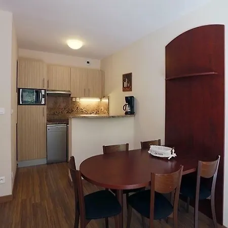 Serias 30 Apartment Germ